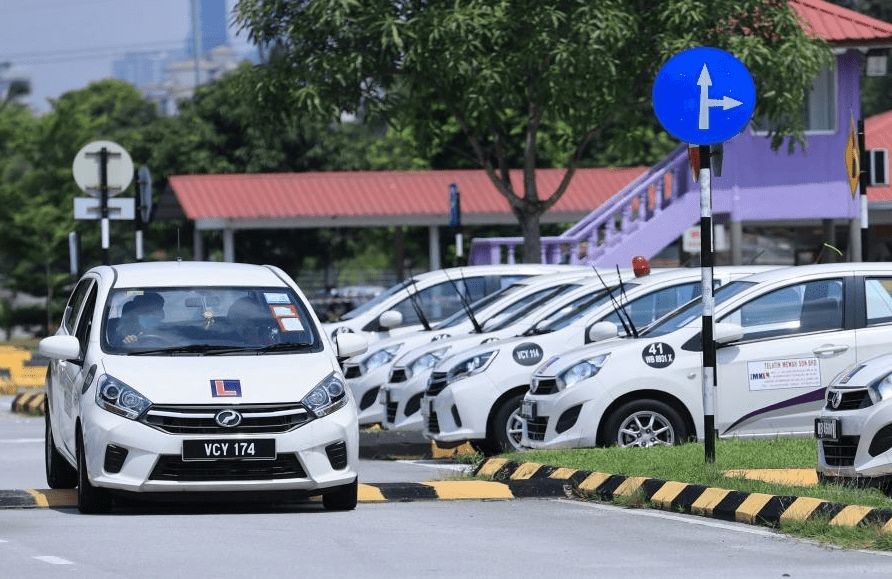 bantuan lesen percuma